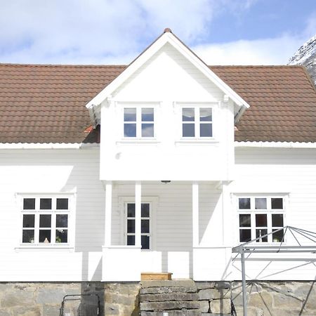 Comfortable House In Quiet Area Luster Exterior foto