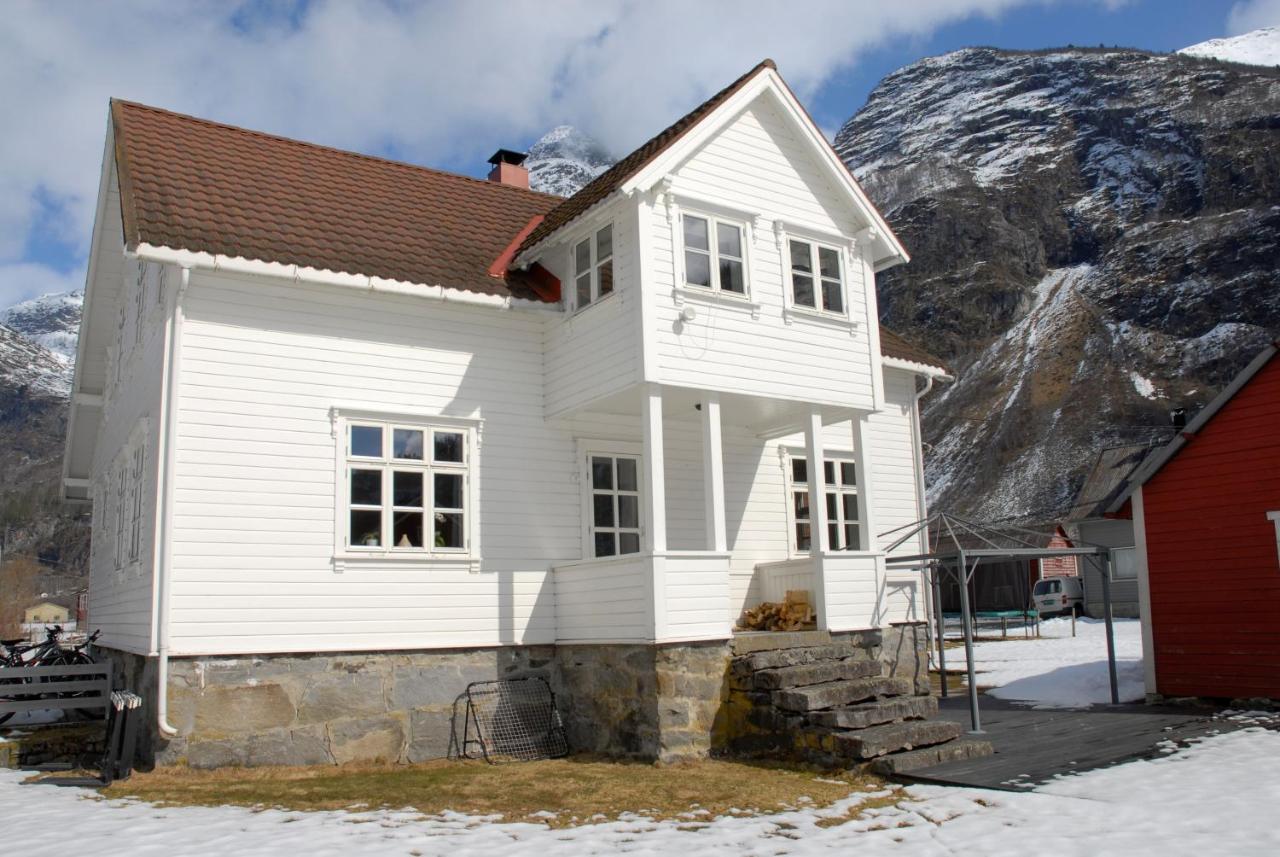 Comfortable House In Quiet Area Luster Exterior foto